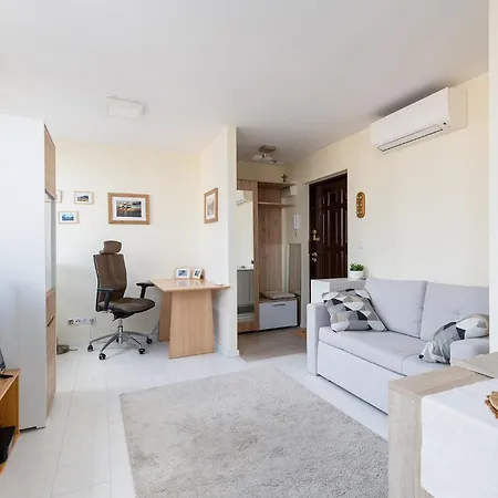 Apartment Rentplanet - Apartament Ogrodowa Warsaw